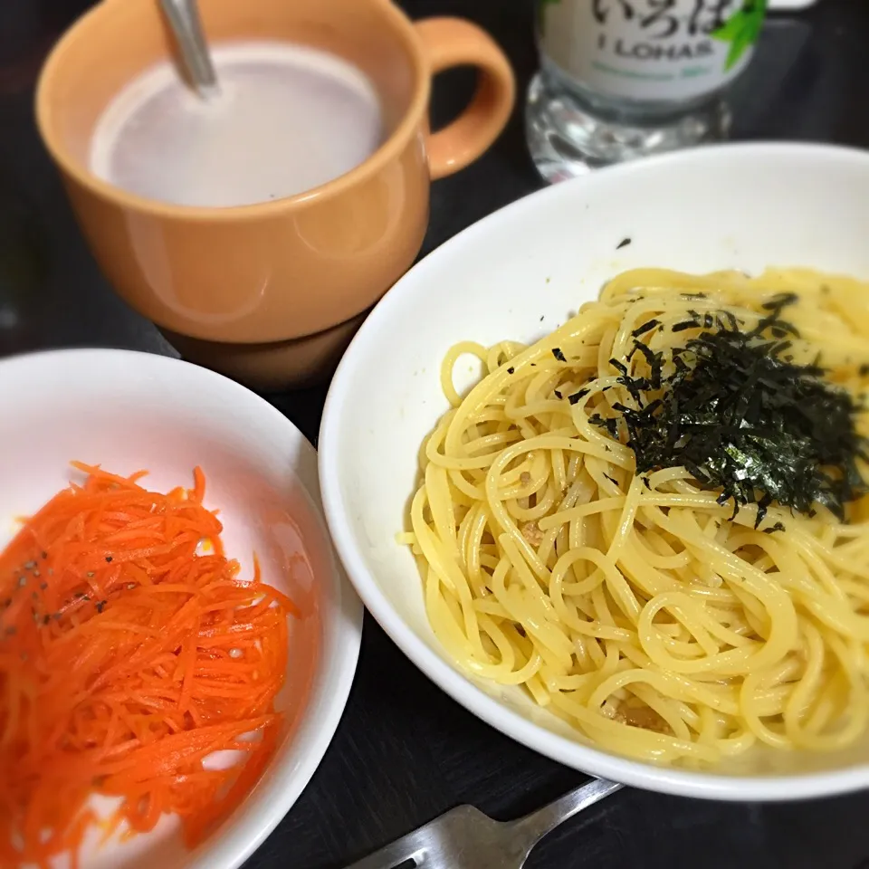 今日の晩ご飯は、柚子胡椒パスタ、キャロットラペ、ミロカフェオレ。|ゆえさん