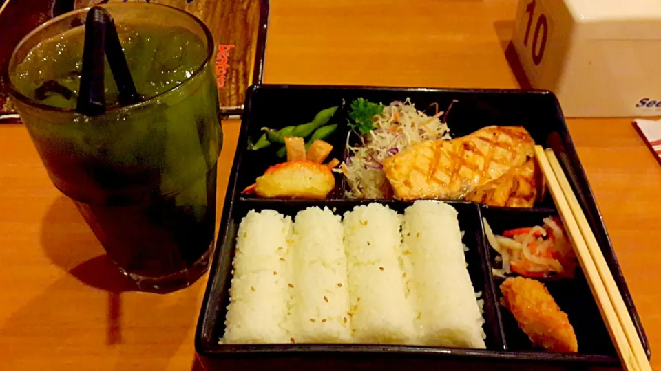 Salmon Teriyaki Bento & Matcha|Silvia Fififさん