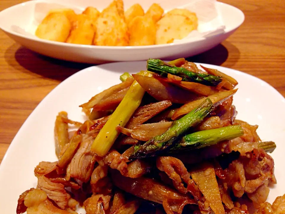 牛肉とごぼうとアスパラの甘辛炒めと長芋の唐揚げ|あやかさん