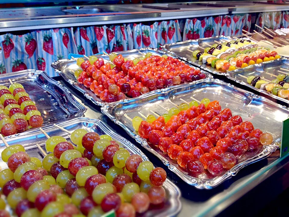 Fruitsticks at Christmas Market Leipzig/Germany|RebeccaH💟さん