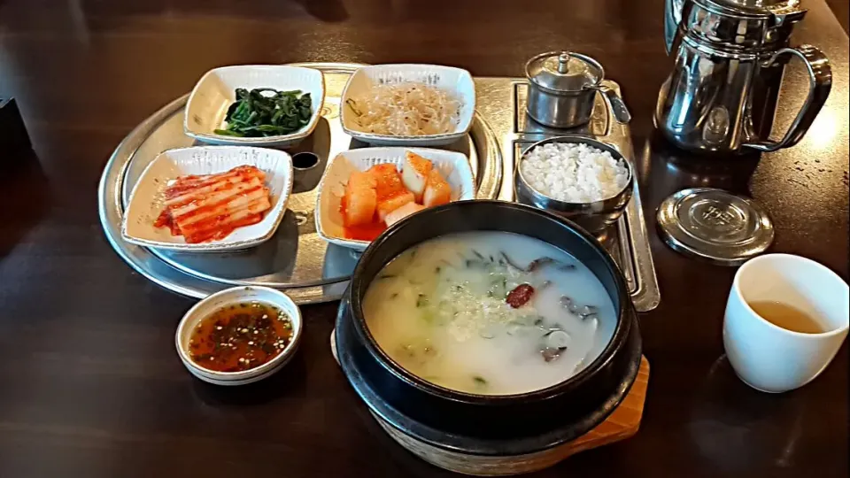 소한마리탕 @강남목장 #beefbonesoup #한식|Dean Jungさん