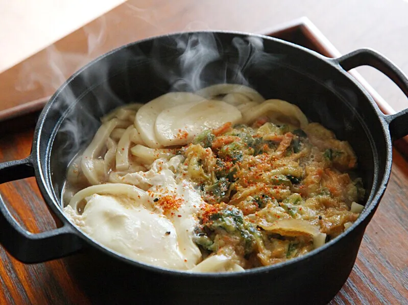 チルドの鍋焼きうどんも南部鉄器に入ると美味しさ倍増w|マユマユさん