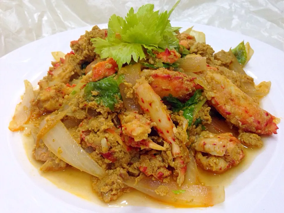 Snapdishの料理写真:Stir-Fried Crab in Curry Powder|Joom Takiさん