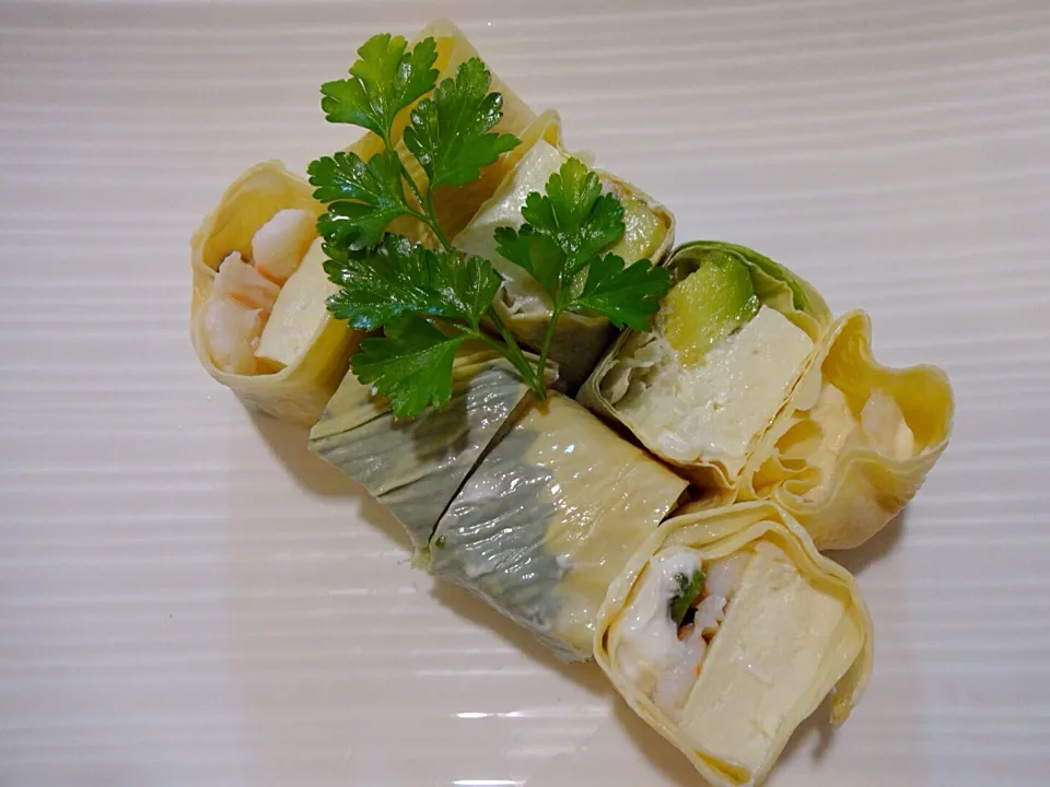 Yuba avocado shrimp roll|sirakorn owadaさん