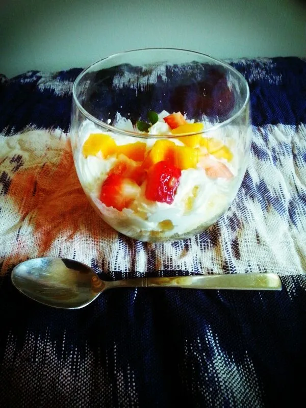 deconstructed strawberry & mango shortcake|Yuka Ismithさん