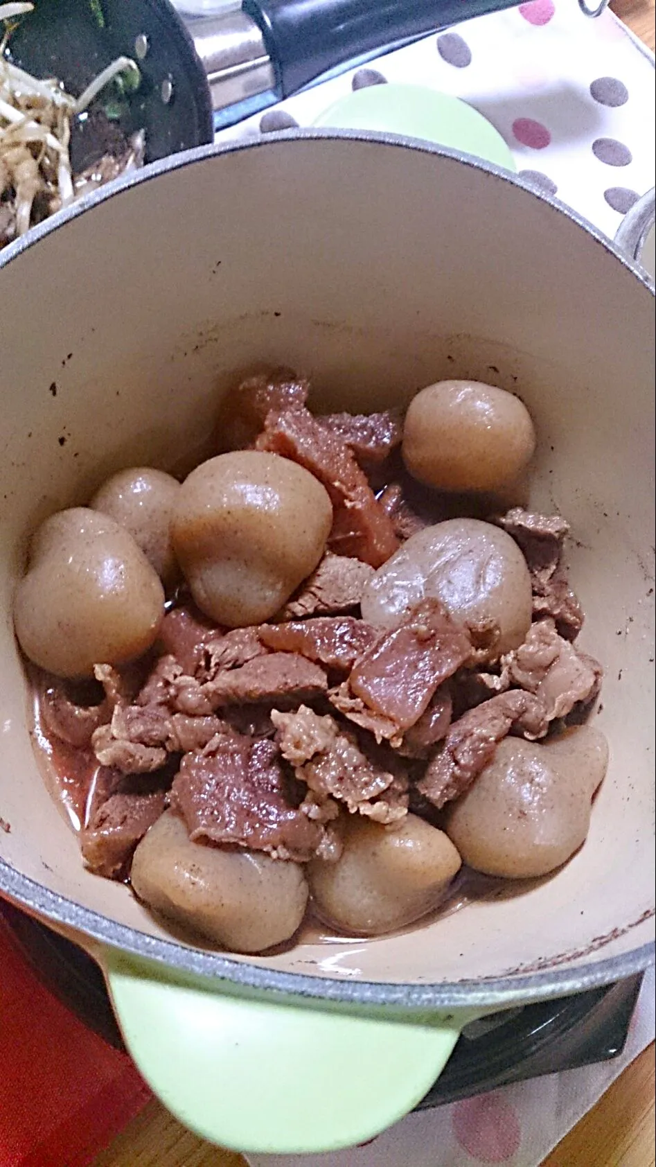 Snapdishの料理写真:牛スジ玉こん煮　丹野の玉こんにゃく醤油で|NOVIさん