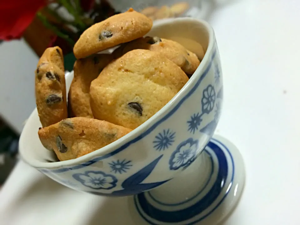 ハナたなさんの料理 簡単ソフトCookie♪置き換えないでバター使用 明日の朝に完売だね😋禁断の深夜の味見！|佐野未起さん