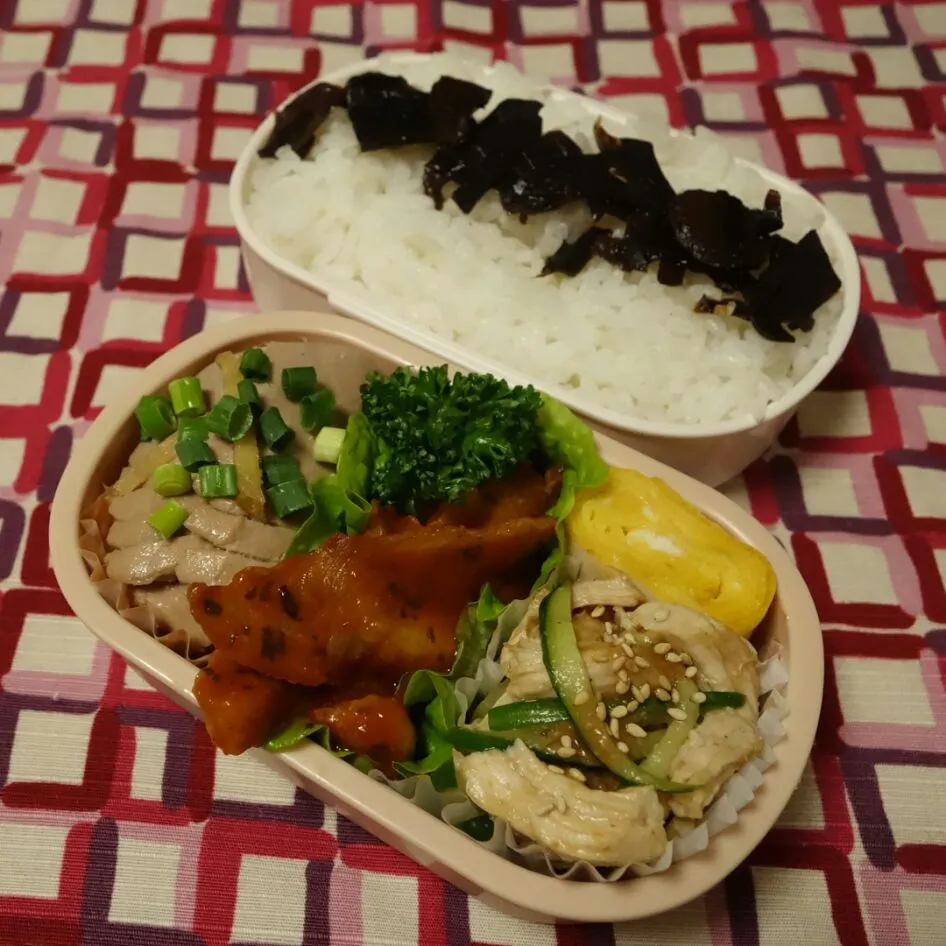 Snapdishの料理写真:今日は中トロの煮付け弁当。|misiitaさん