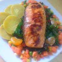 Caramelized salmon on kale bed|Indahngapungさん