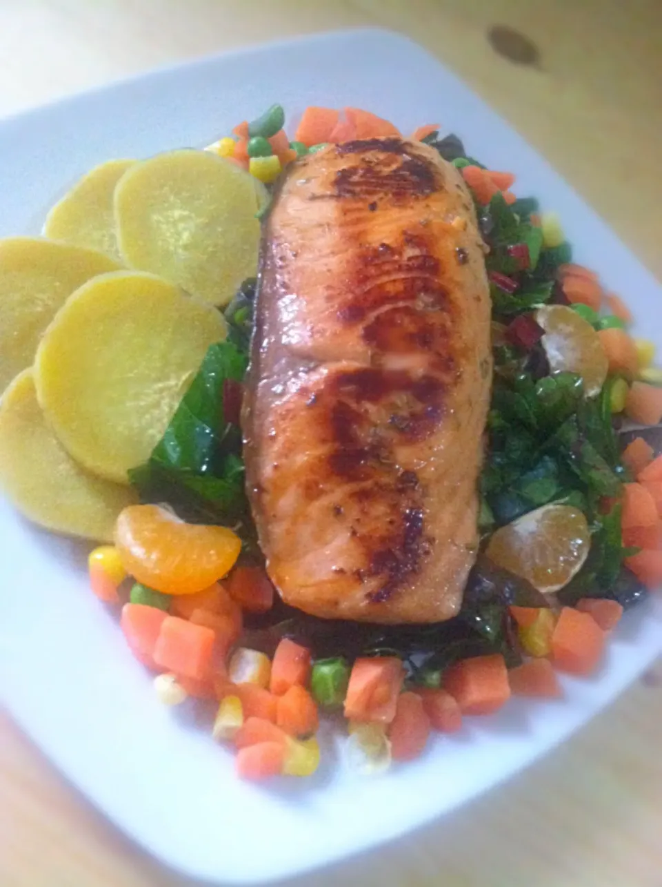 Caramelized salmon on kale bed|Indahngapungさん