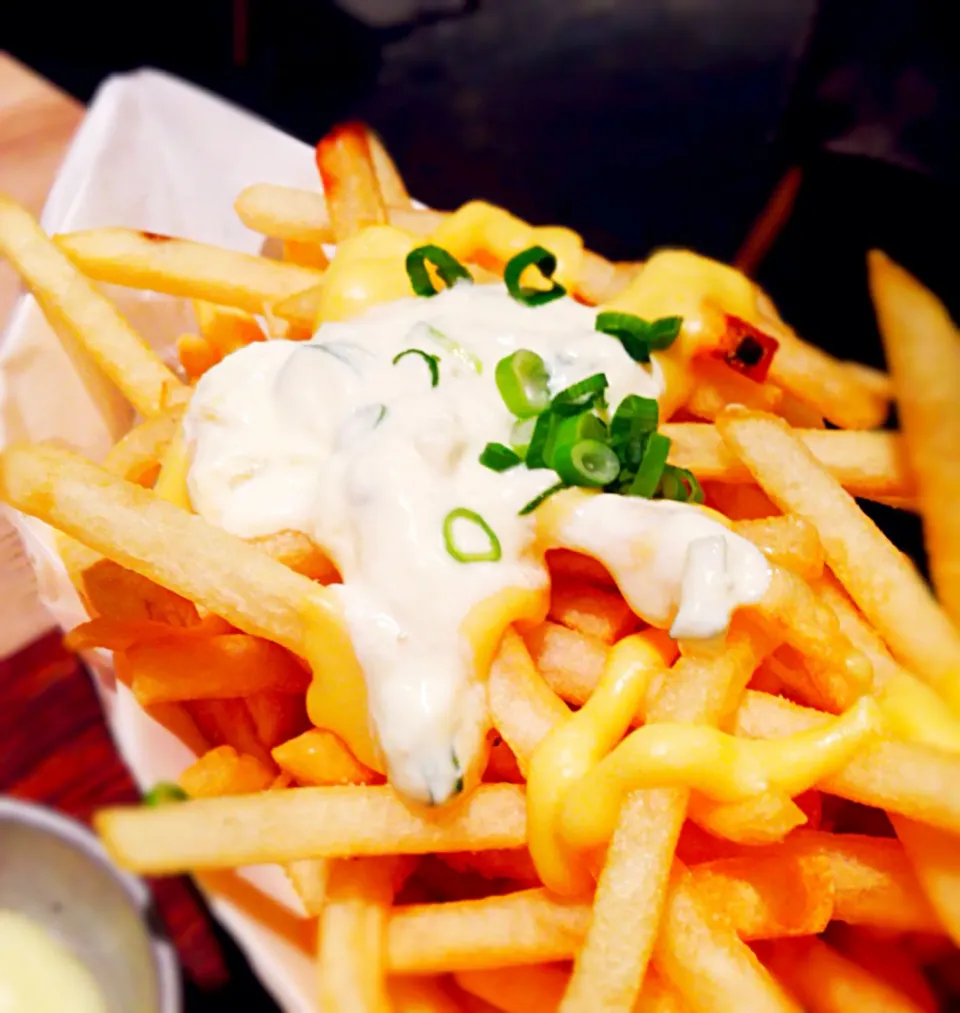 Sour cream fries@Everything with Fries, Holland Village|coxiella24さん