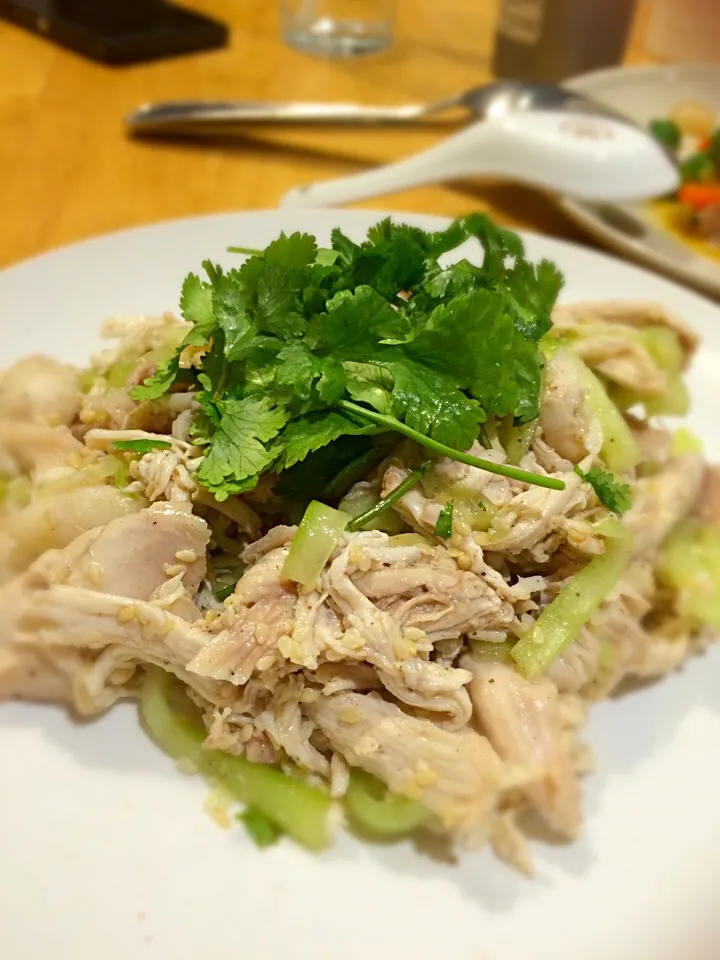 Shredded chicken with cucumber and sesame seeds|Cook from Londonさん