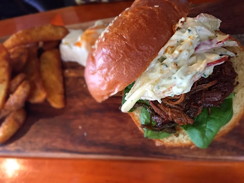 Pulled pork w/ apple slaw|Samuel Naylorさん