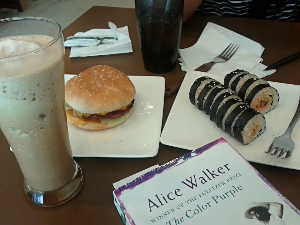 Korean Chicken burger with tuna Kimbab and cold coffee#Aim Cafe|sera wangdiさん