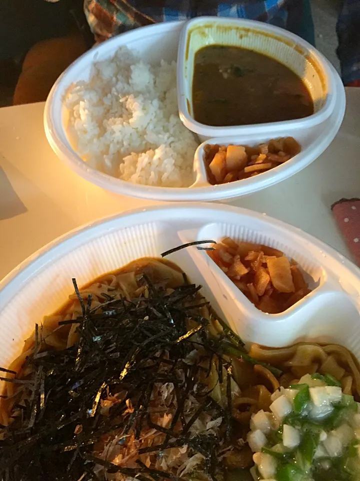 テイクアウトでカレーきしめんとほうれん草カレー400g🍛|いつみさん