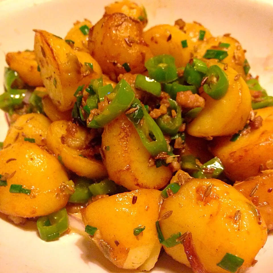 Snapdishの料理写真:孜然小豆土 Cumin small potatoes @天辣 日月光店 上海|izoomさん