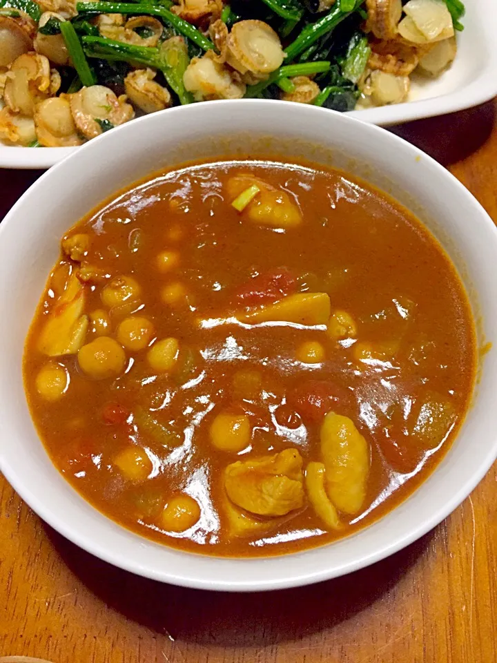 お豆と鶏肉のトマトカレー煮|Hiroki Sakagamiさん