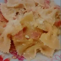 made Carbonara with Parmesan and pecorino cheese (lots of it), eggs and dash of black pepper. substitute pancetta with mixed ham...|Emily Tanさん