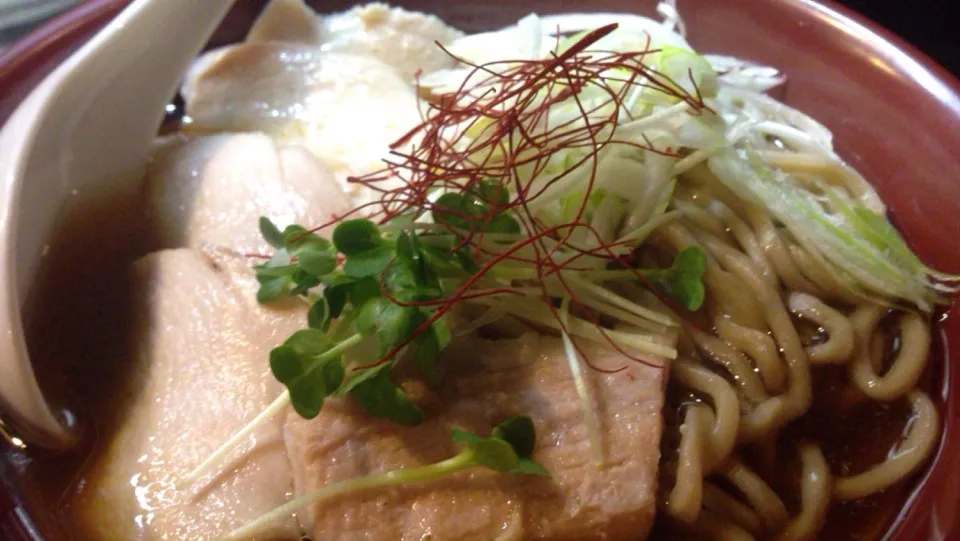 しっ鶏チャーシューと塩豚チャーシューの奏でるニボニボラーメン|sunさん