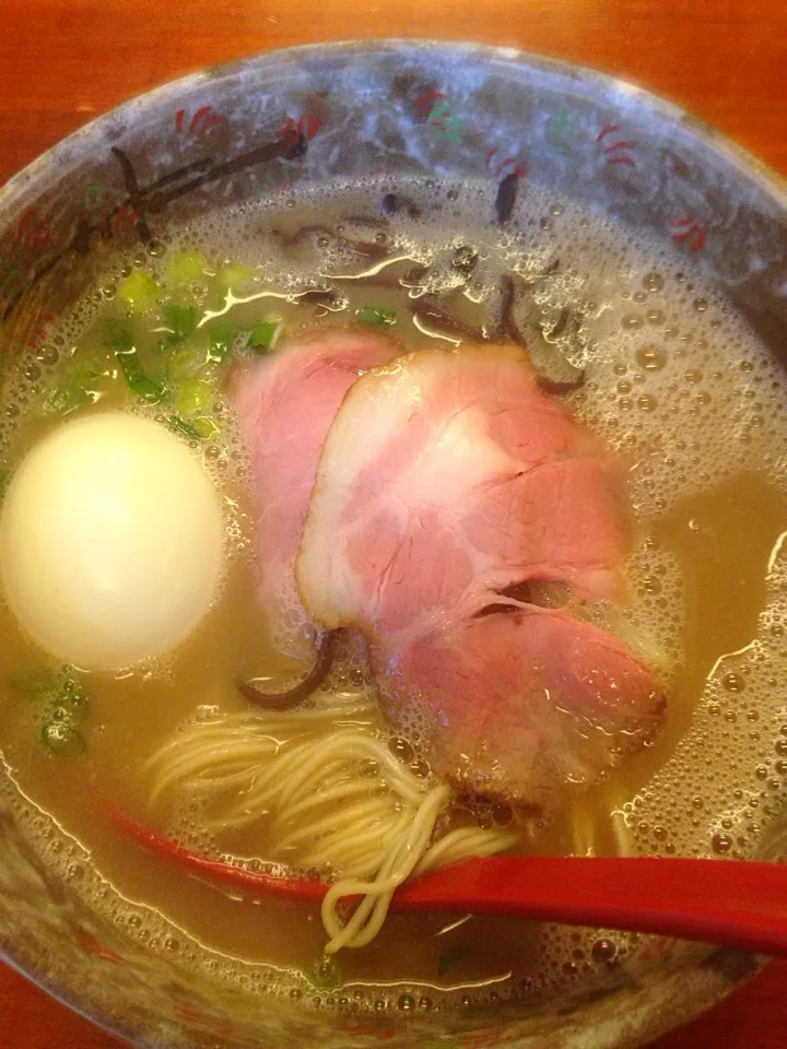 味玉豚骨ラーメン|ゆずさん