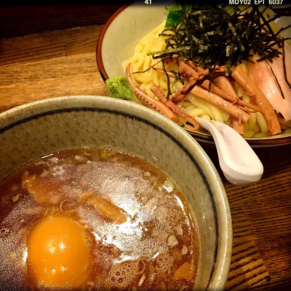 ＠麺屋 纏『淡麗烏賊干し塩つけ麺➕味玉』珍しく並んだんだよ〜😋|TETSU♪😋さん