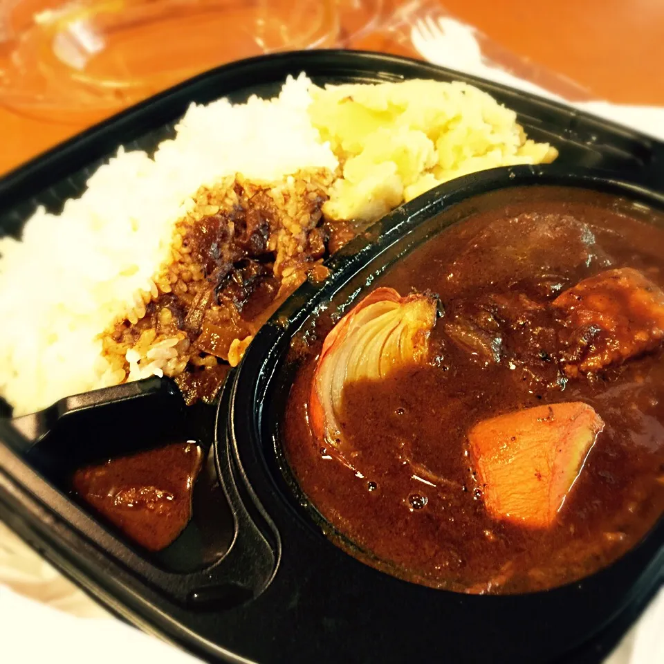 東印度カレー商会 上上豚カレーのお弁当|ddr3rdmixさん