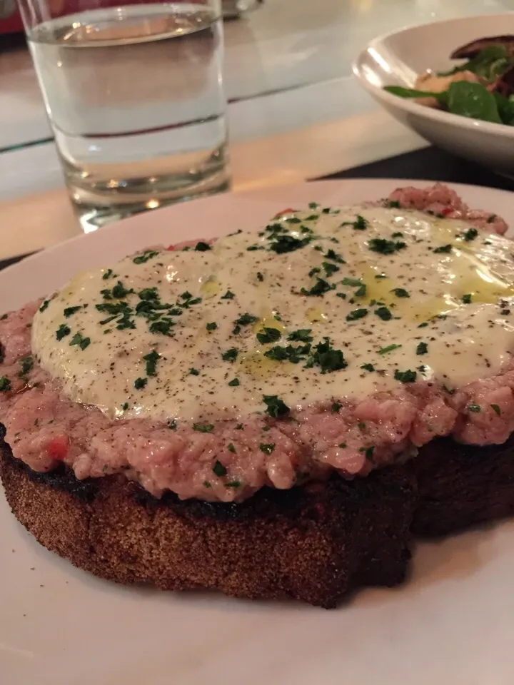 Veal tartare|Ariz Guzmanさん