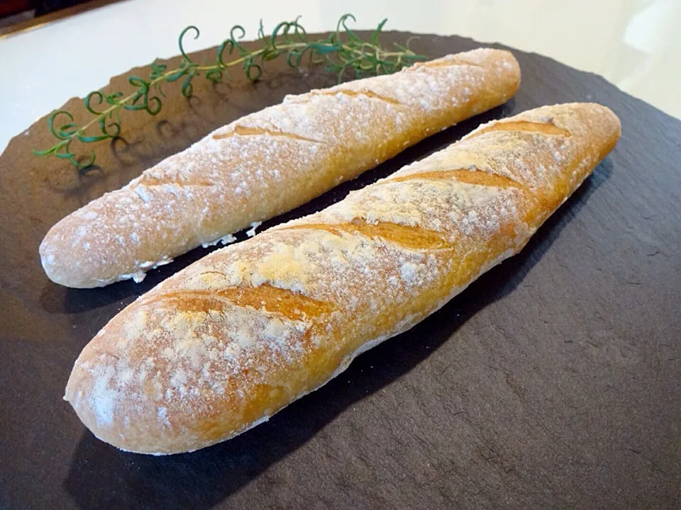 Snapdishの料理写真:French baguettes|sirakorn owadaさん