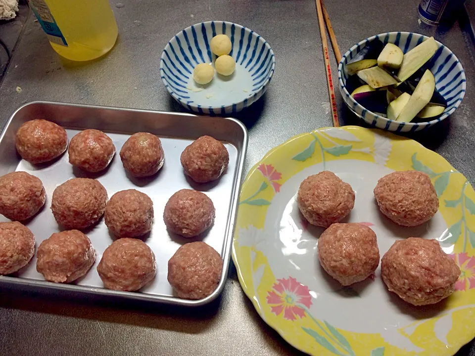 チーズ入り肉団子のトマトソース煮込み♪|青猫さん