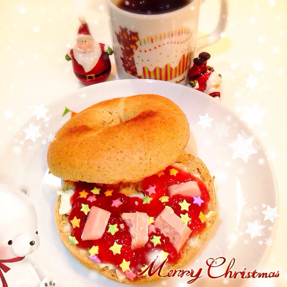 苺ジャム＆クリームチーズサンド🎄（苺チョと🌟チップ）|Makinsさん