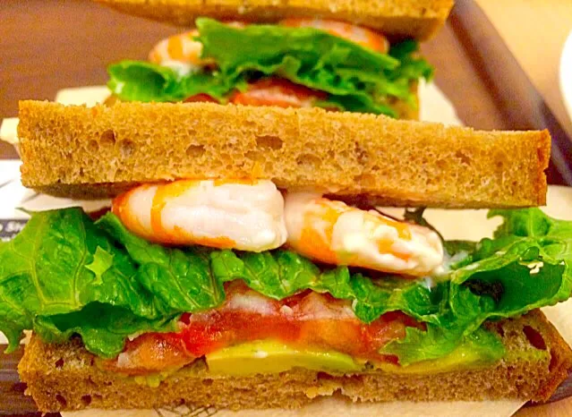 海老とアボカドサンドイッチ ( Shrimp & Avocado Sandwich ) ❤️😋✨|Liezlさん