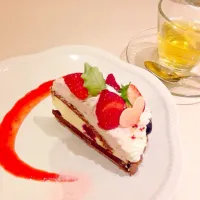 Snapdishの料理写真:ホワイトチョコレートモンブランタルト|iamizu_hさん