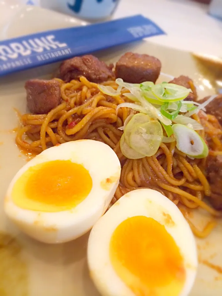 Beef fried ramen@Kobune Ratchada.---OISHI with 99 baht only!|Chalinee Kalyanamitraさん