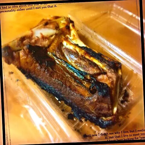 Snapdishの料理写真:お弁当屋さんの前でお魚炭火焼販売してたからマグマカマ焼き300円買ったら焼けるまで時間がかかるから座っててって缶コーヒーとみかんもご馳走になったwカマ焼きデカい♡|Mehco Coconutvanillaさん