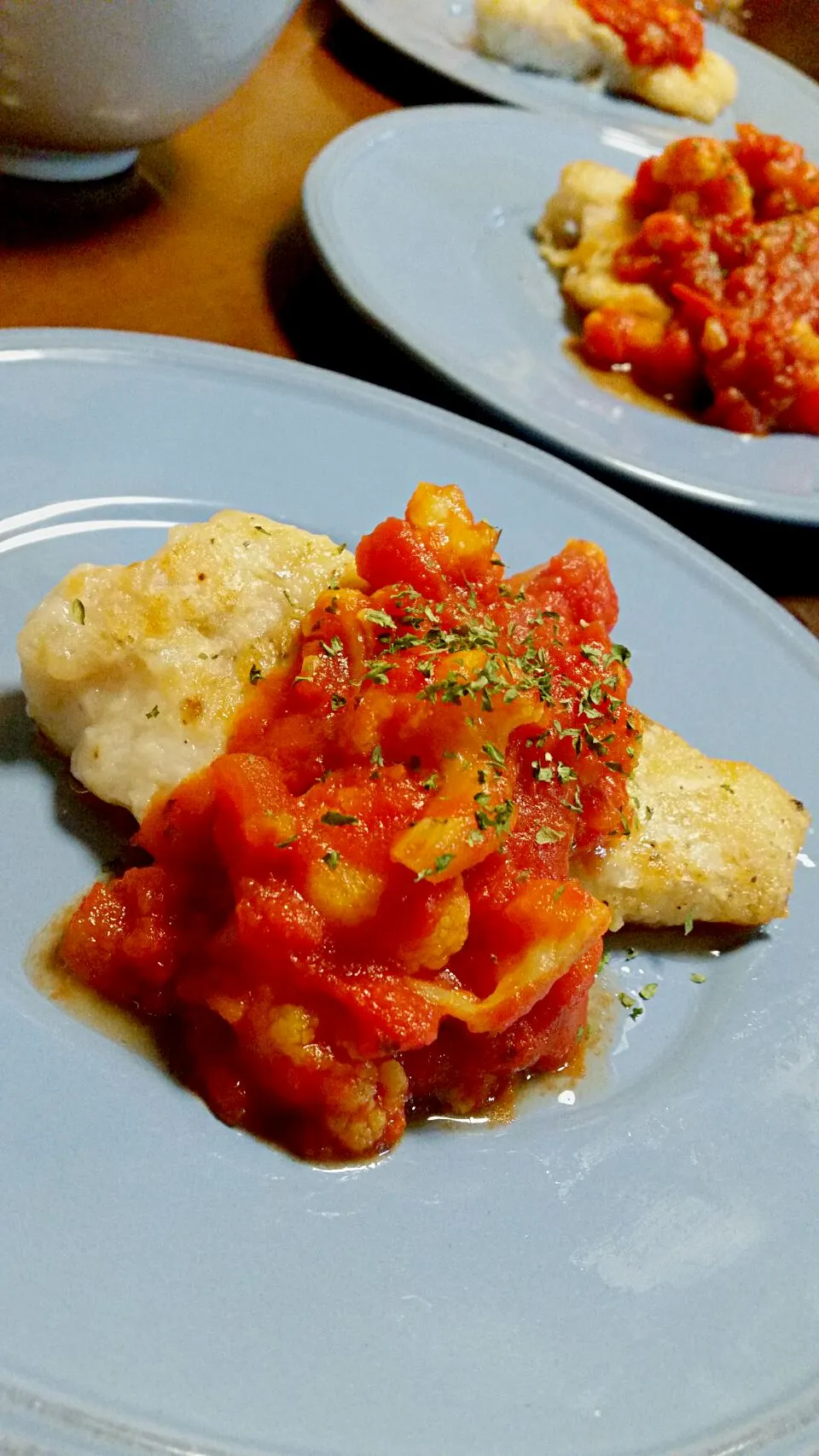 鱈のムニエル   カリフラワーの🍅トマトソ－ス|ふりるさん