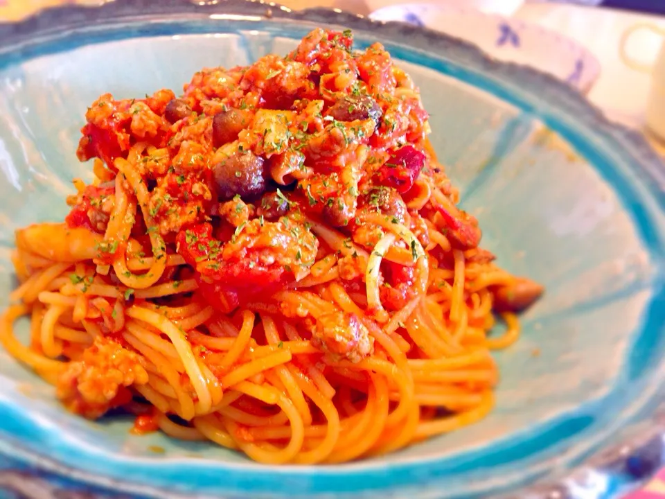 Snapdishの料理写真:今日のパパパスタ【しめじと挽き肉のアラビアータ】|不動南平さん