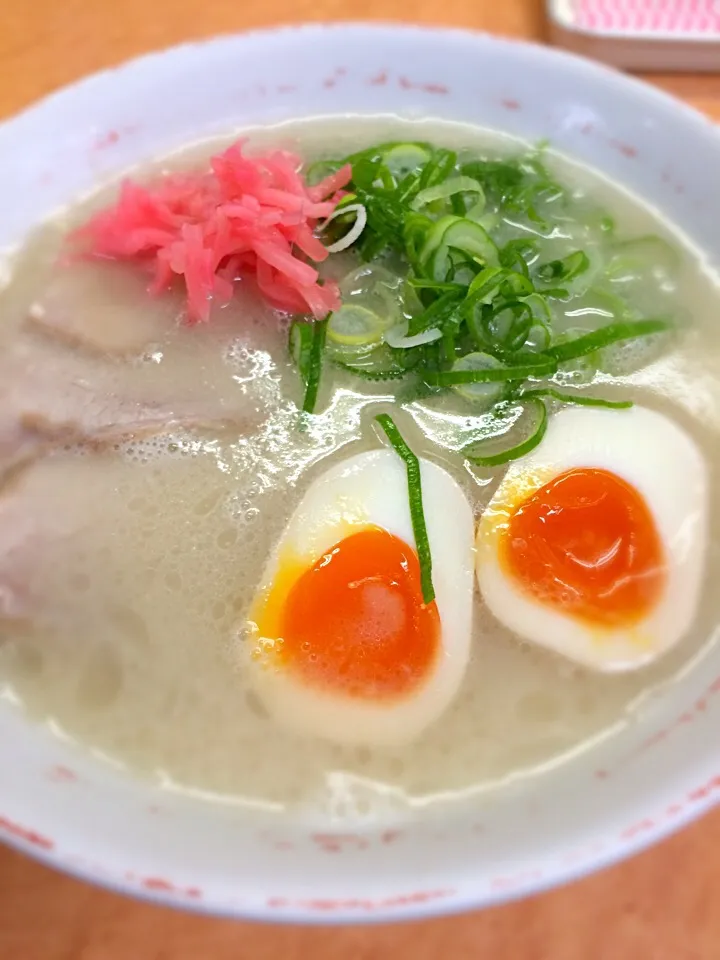 長浜ナンバーワン祇園本店の煮卵ラーメン！！|さらば広島の長きまつげ(東京なう)さん