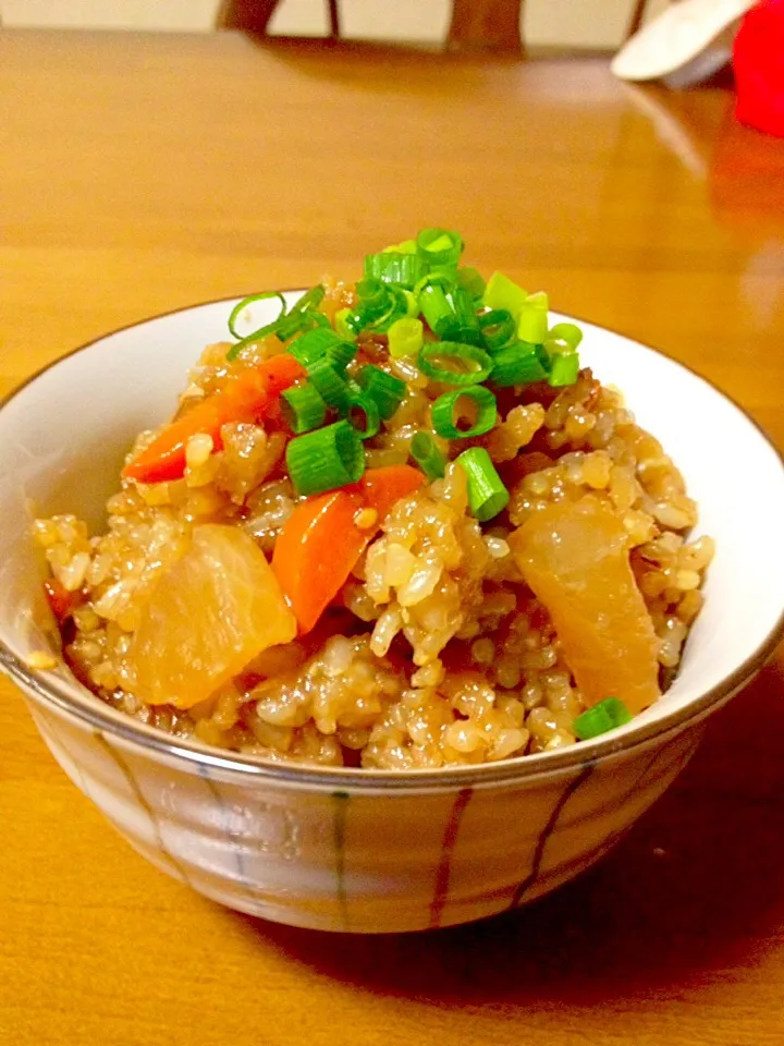 鰤のアラ煮の煮汁で炊き込みご飯🍚|まいりさん