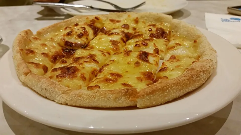 sweet cheezy pizza|Jason Lowさん