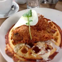 Fried Chicken and Waffles|Jackson Goodellさん