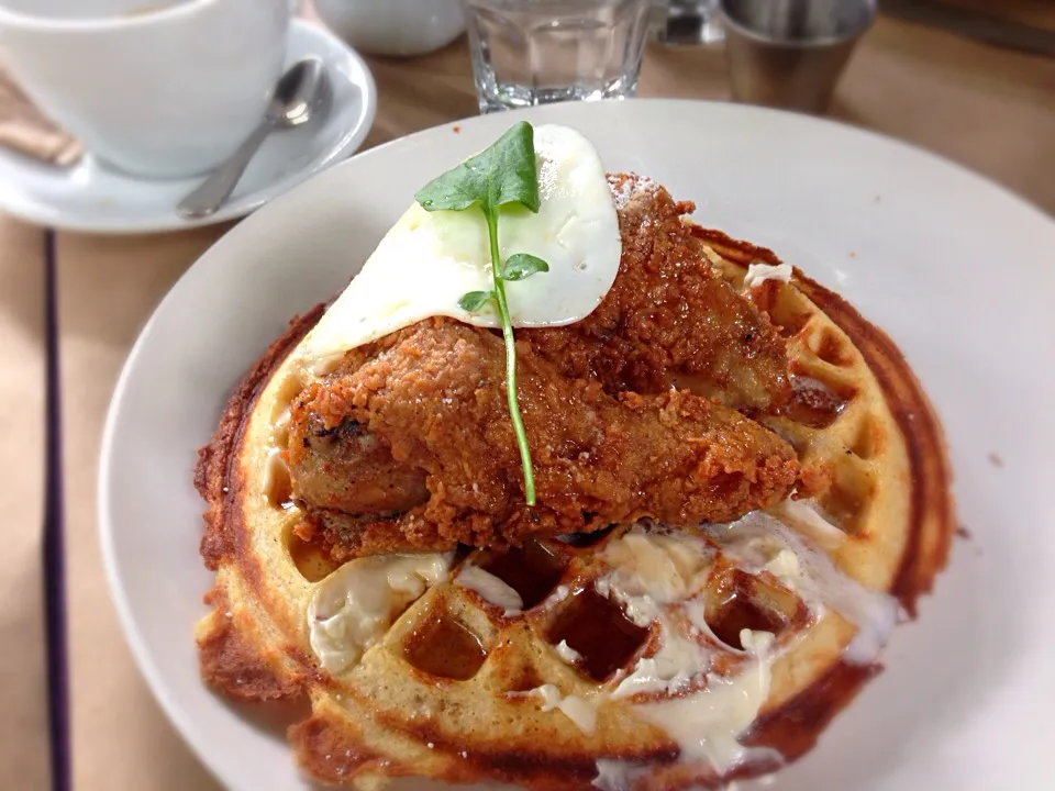 Fried Chicken and Waffles|Jackson Goodellさん