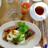 Steak and eggs|John Petajaさん