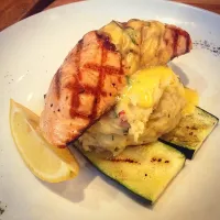 Snapdishの料理写真:Grilled salmon|miaさん