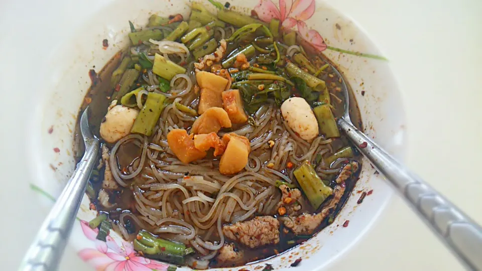 ก๋วยเตี๋ยวเรือ #แซ่บที่สุด #กินไม่เบื่อ #เผ็ดลิ้นชา|Yim Nitchatheerakarnさん