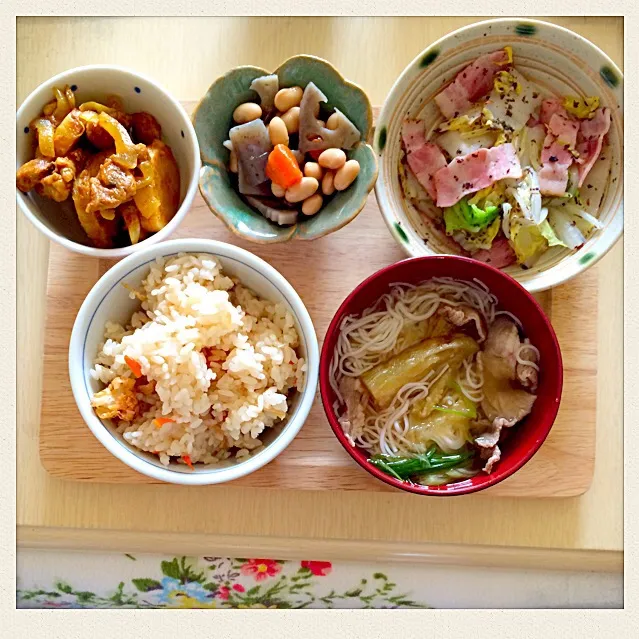 帆立ご飯☆にゅうめん☆鶏もも肉とじゃがいものカレー炒め☆五目豆☆白菜とベーコンの蒸しゆかり和え╰(✿´⌣`✿)╯♡|とまこ(*^o^*)さん