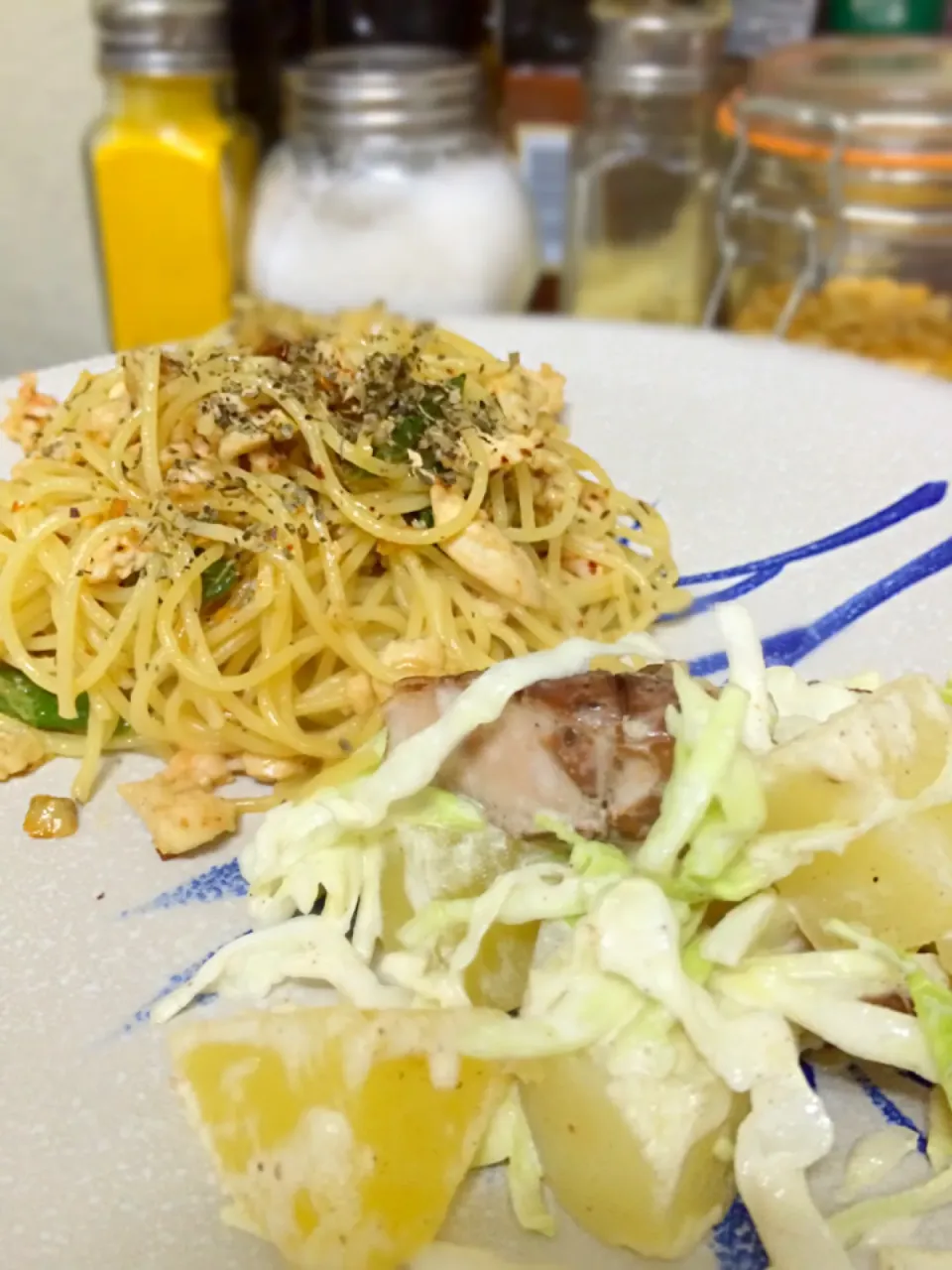 Snapdishの料理写真:Aglio olio spaghetti & potato salad|annieさん