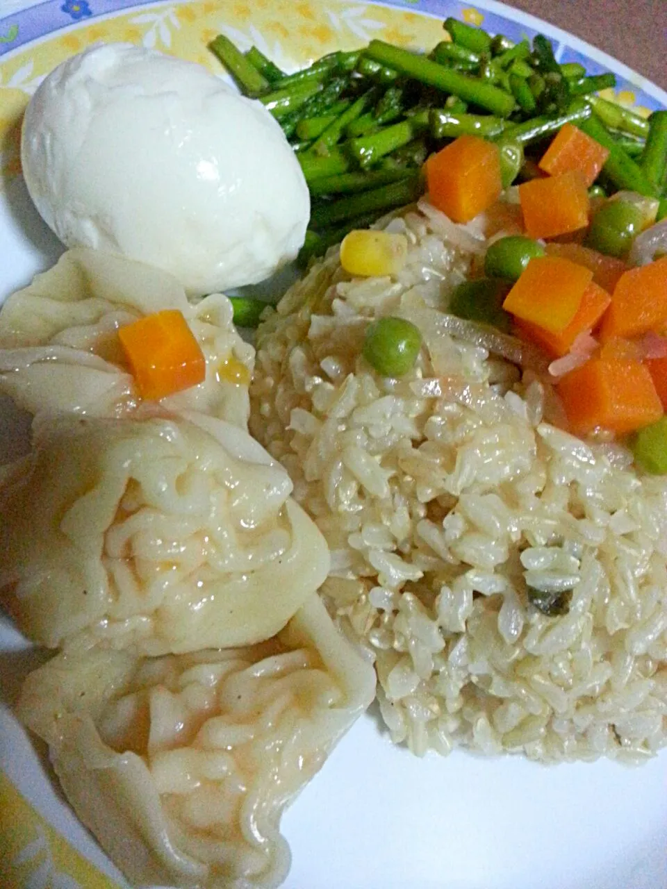 brown rice
asparagus stir fry in coconut oil
prawn dumpling|fahimahさん