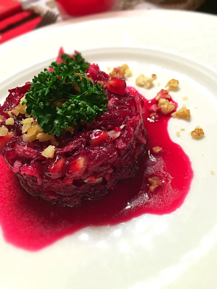 Beet salad with apple, walnuts and pomegranate seeds;))|aястасияさん