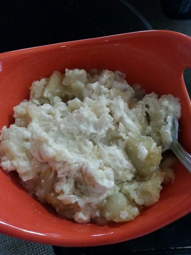 mashed potatoes with obnoxious amounts of butter and cream chz! !😆|Polly Gelfusoさん