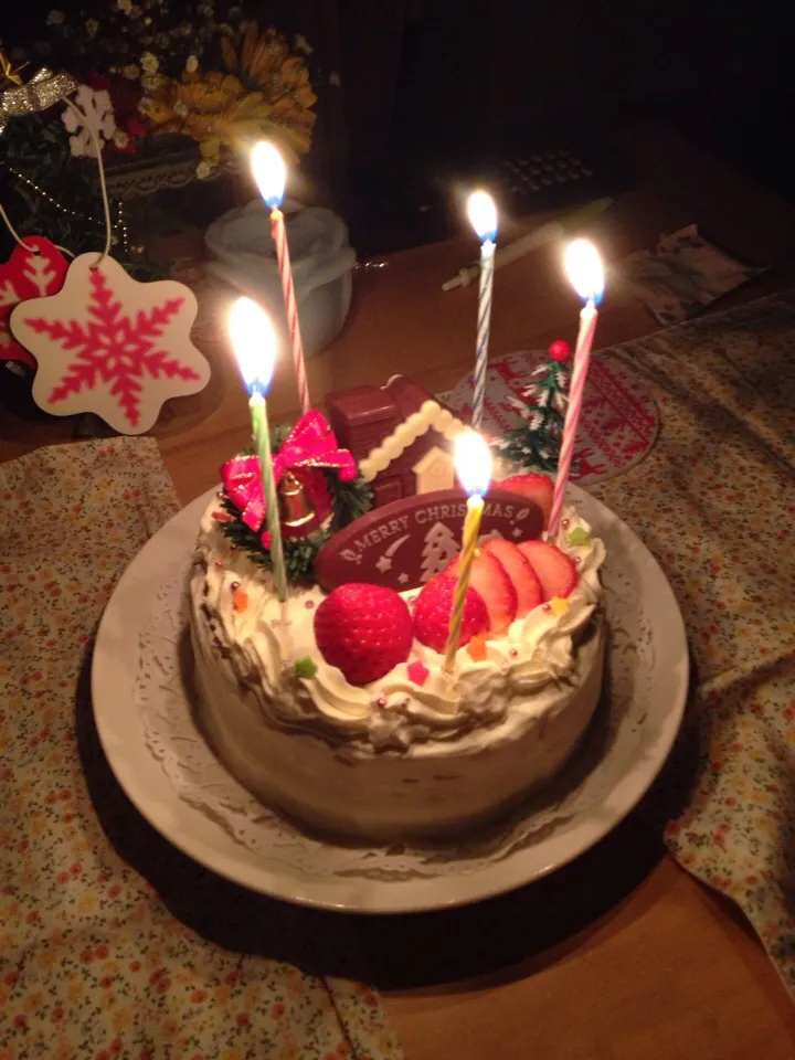 Snapdishの料理写真:クリスマスケーキ2014パーティの始まりです♡|macco7さん